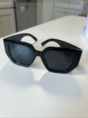 I-Sea - OLIVIA Black Geometric Sunglasses
